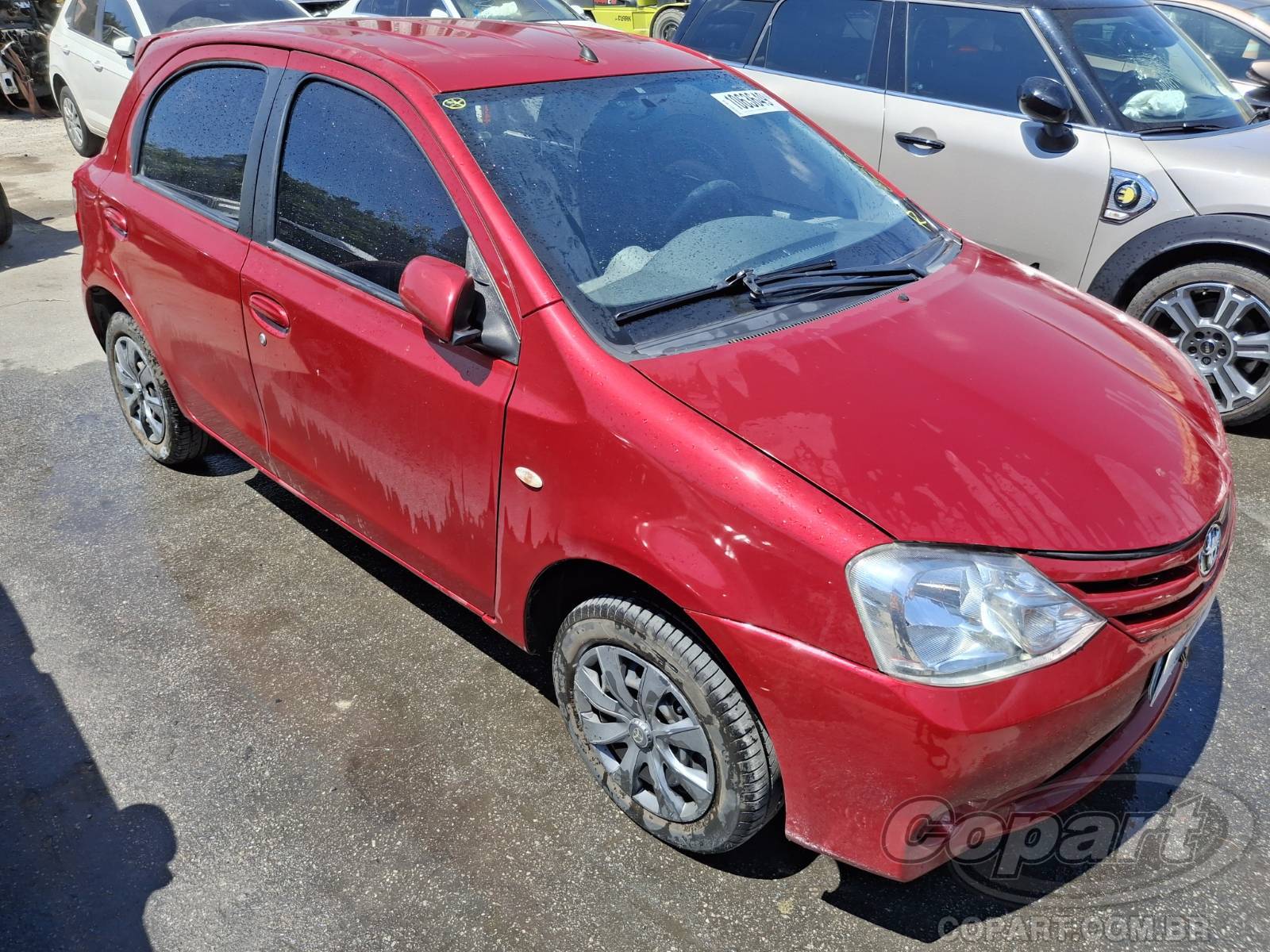 Veículo Toyota Etios Toyota Etios XS 1.3 16V 2013 Colisão 2013 em leilão