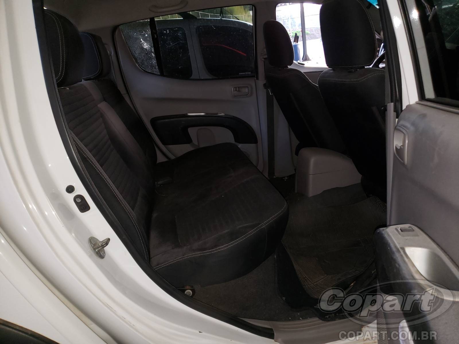 Foto 6 de 10: 2013 MITSUBISHI L200 TRITON