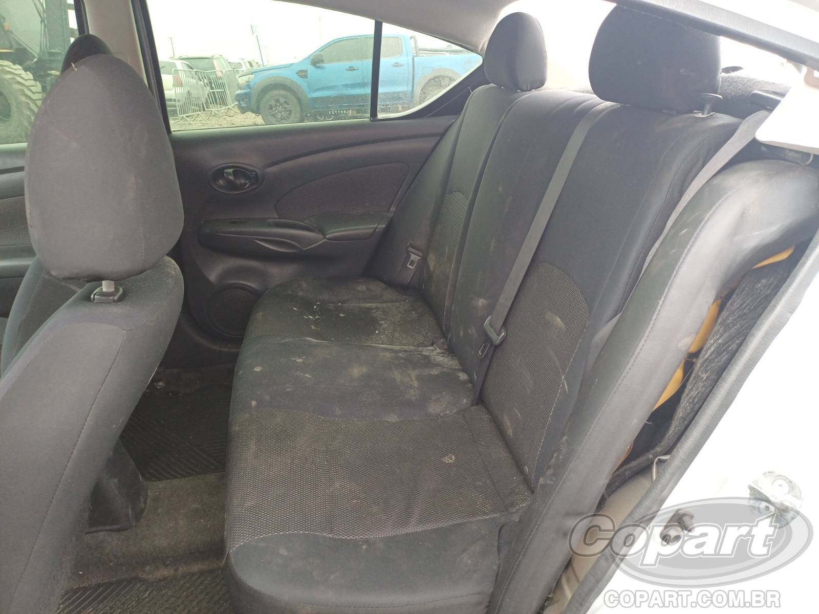 Foto 6 de 10: 2013 NISSAN VERSA