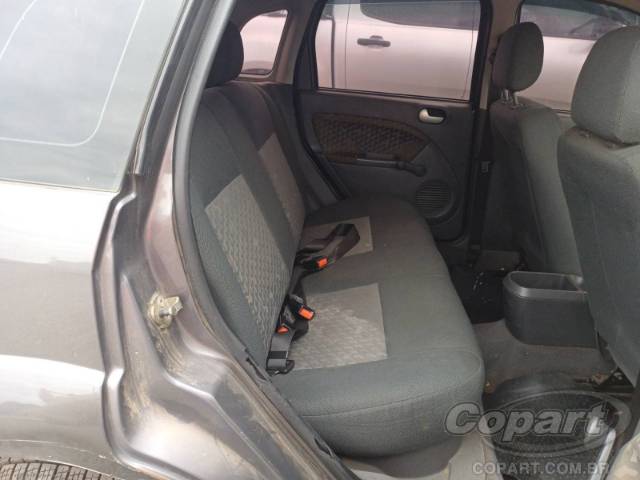 2004 FORD FIESTA 