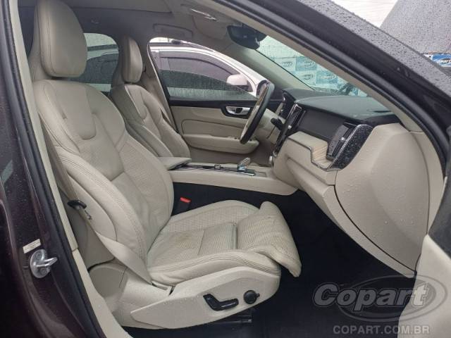 2023 VOLVO XC60 