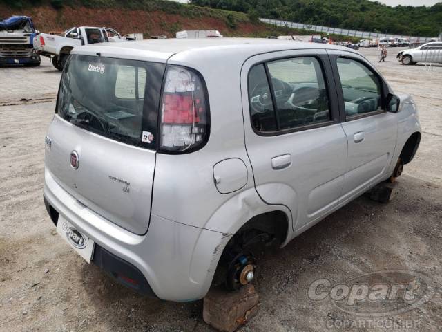 2015 FIAT UNO 
