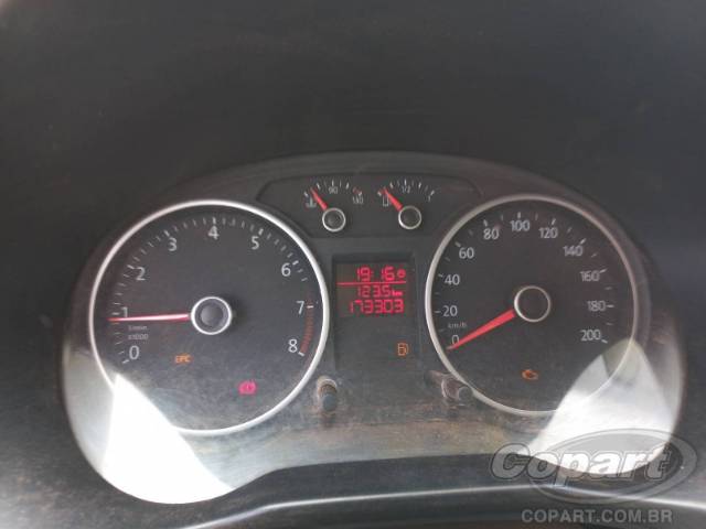2013 VOLKSWAGEN VOYAGE 