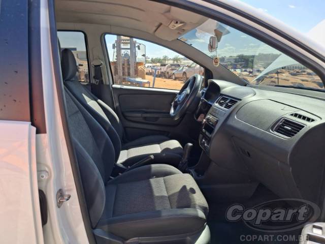 2013 VOLKSWAGEN FOX 