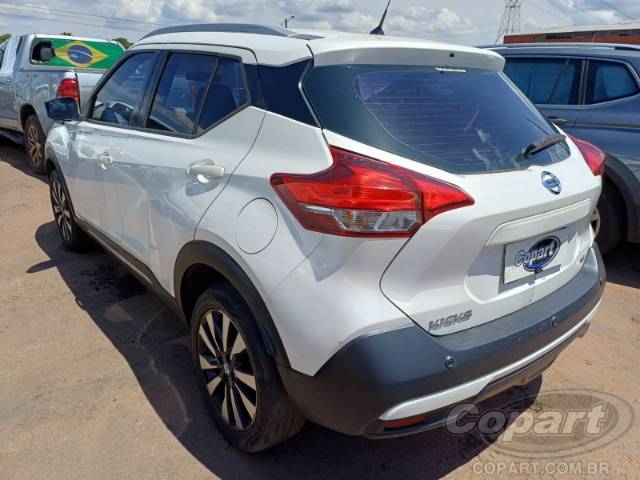 2017 NISSAN KICKS 