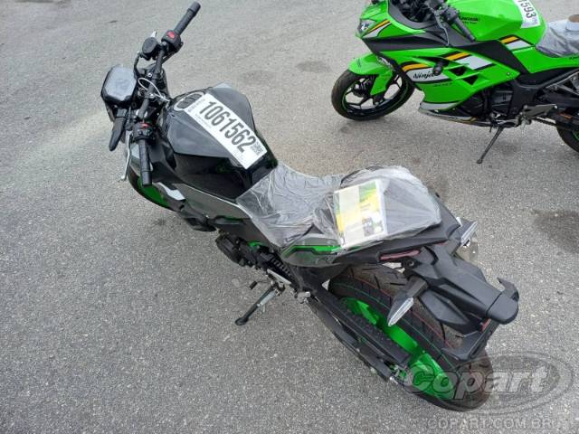 2025 KAWASAKI Z500 