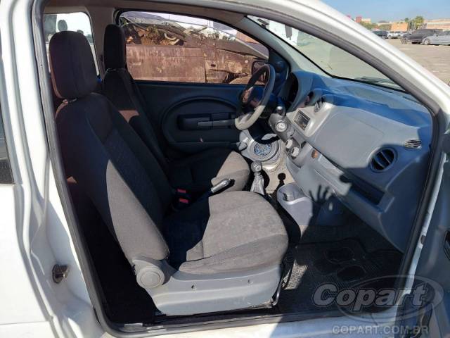 2013 FIAT UNO 