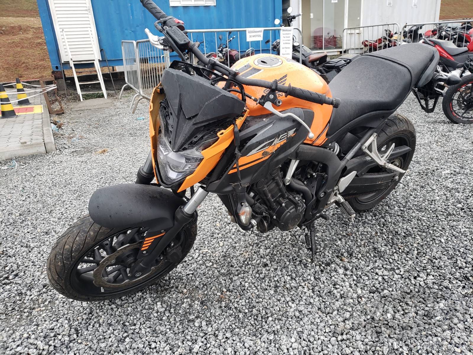 Foto 2: 2019 HONDA CB 650 F