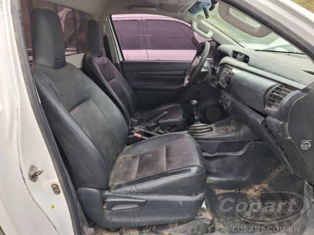 2021 TOYOTA HILUX CS 