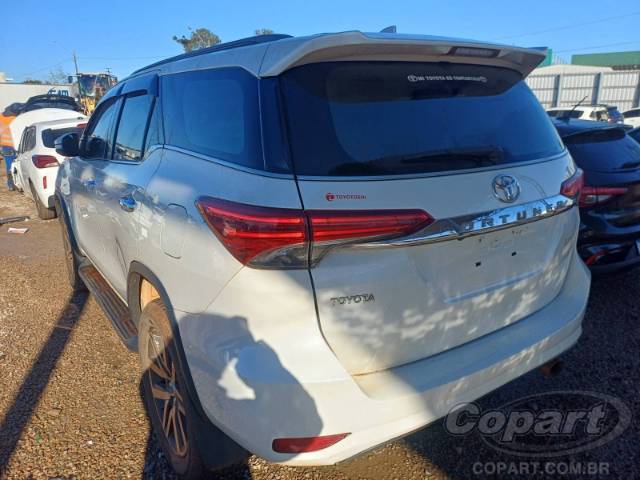 2017 TOYOTA HILUX SW4 