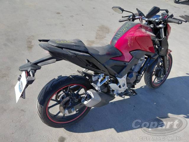 2025 HONDA CB 300F 