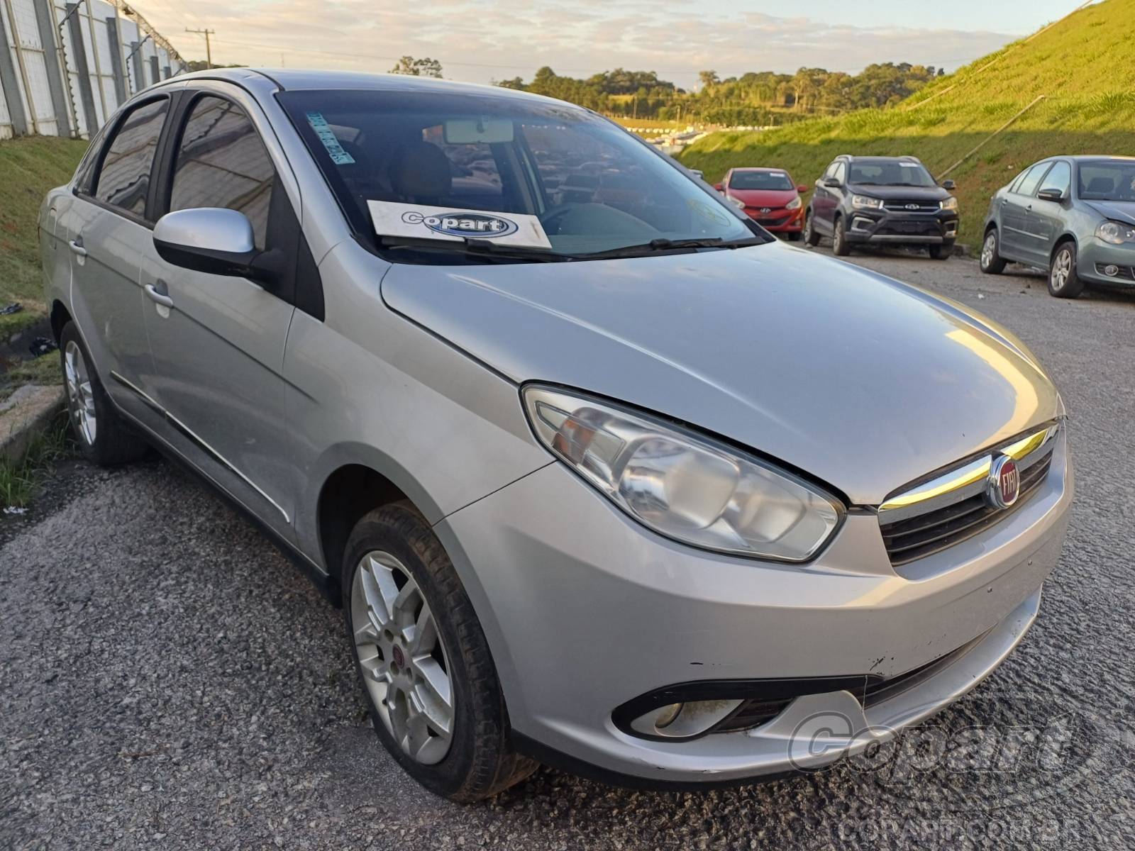 Veículo Fiat Grand Siena Fiat Grand Siena Essence 1.6 16V 2015 Pequena Monta 2016 em leilão