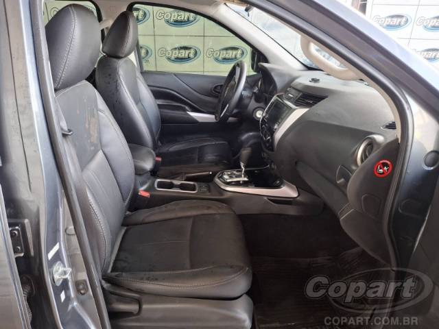 2025 NISSAN FRONTIER CD 