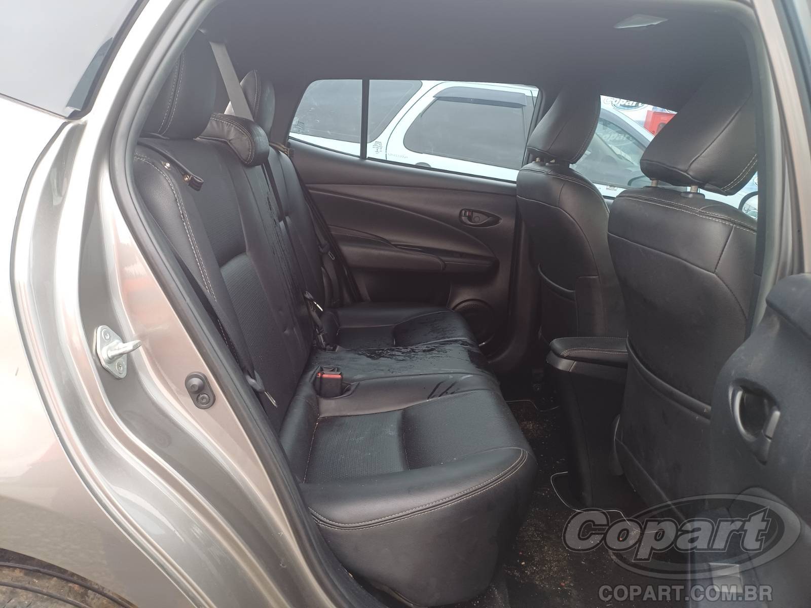 2020 TOYOTA YARIS — foto 6 de 11