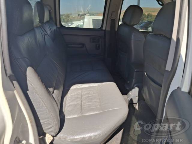 2005 NISSAN FRONTIER CD 