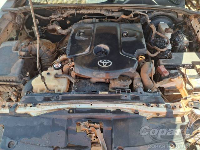 2022 TOYOTA HILUX CD 