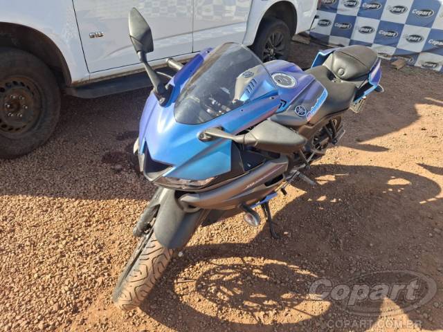 2025 YAMAHA YZF R15 