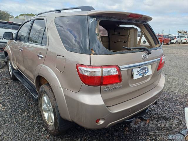 2011 TOYOTA HILUX SW4 