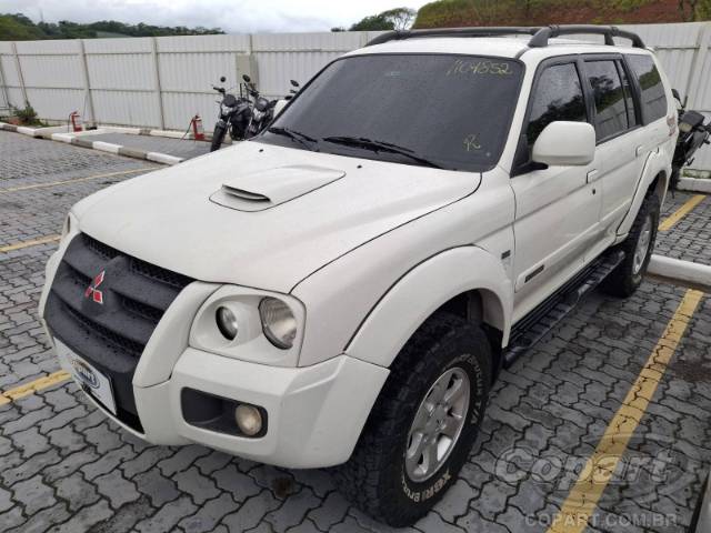 2011 MITSUBISHI PAJERO SPORT 