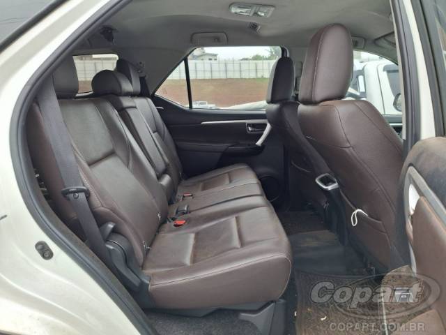 2017 TOYOTA HILUX SW4 