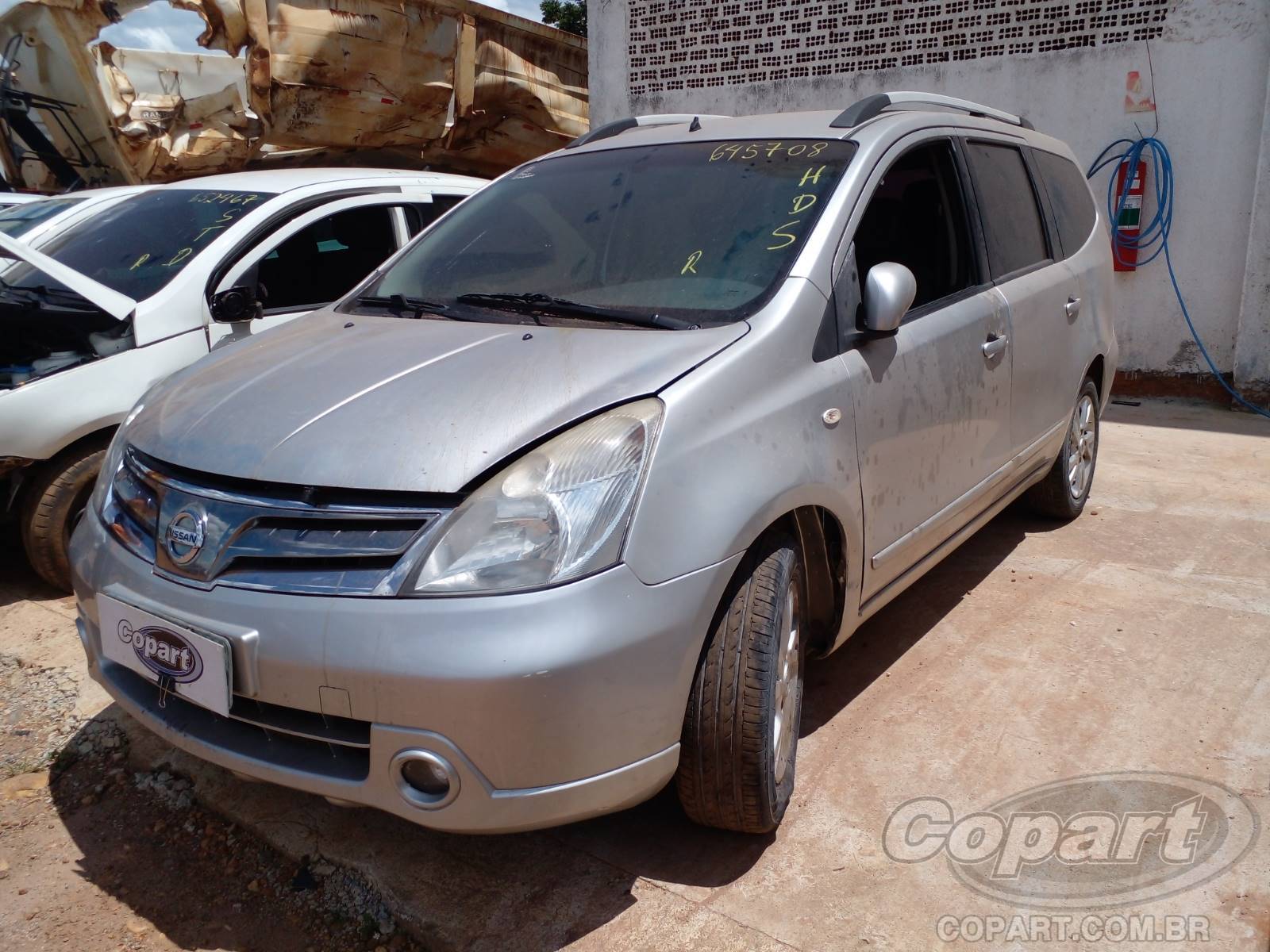 Foto 2: 2014 NISSAN GRAND LIVINA
