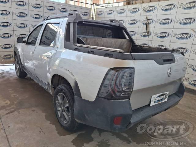 2016 RENAULT DUSTER OROCH 