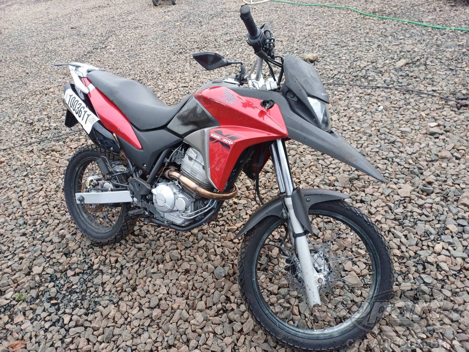 Veículo HONDA Honda HONDA XRE 300 2013 Colisão 2013 em leilão