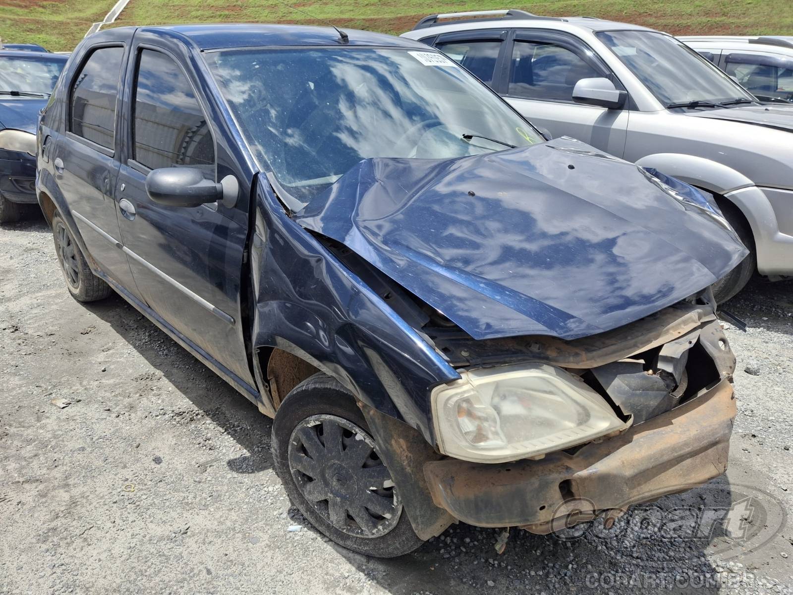 Renault Logan Expression 1.6 Hi-Flex 2008 Colisão Frontal