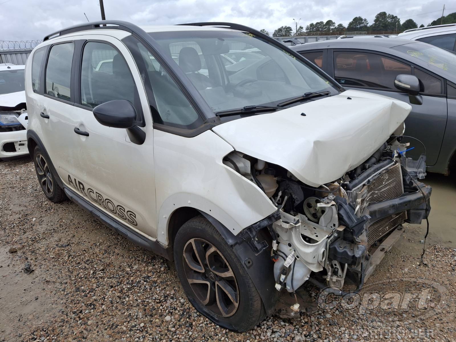 Veículo Peugeot C3 Aircross CITROEN C3 AIRCROSS Tendance 1.6 16V VVT 2014 2015 em leilão