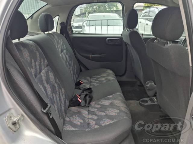 2002 CHEVROLET CORSA SEDAN 