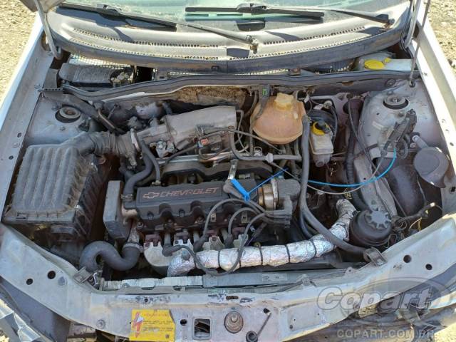 2001 CHEVROLET CORSA SEDAN 