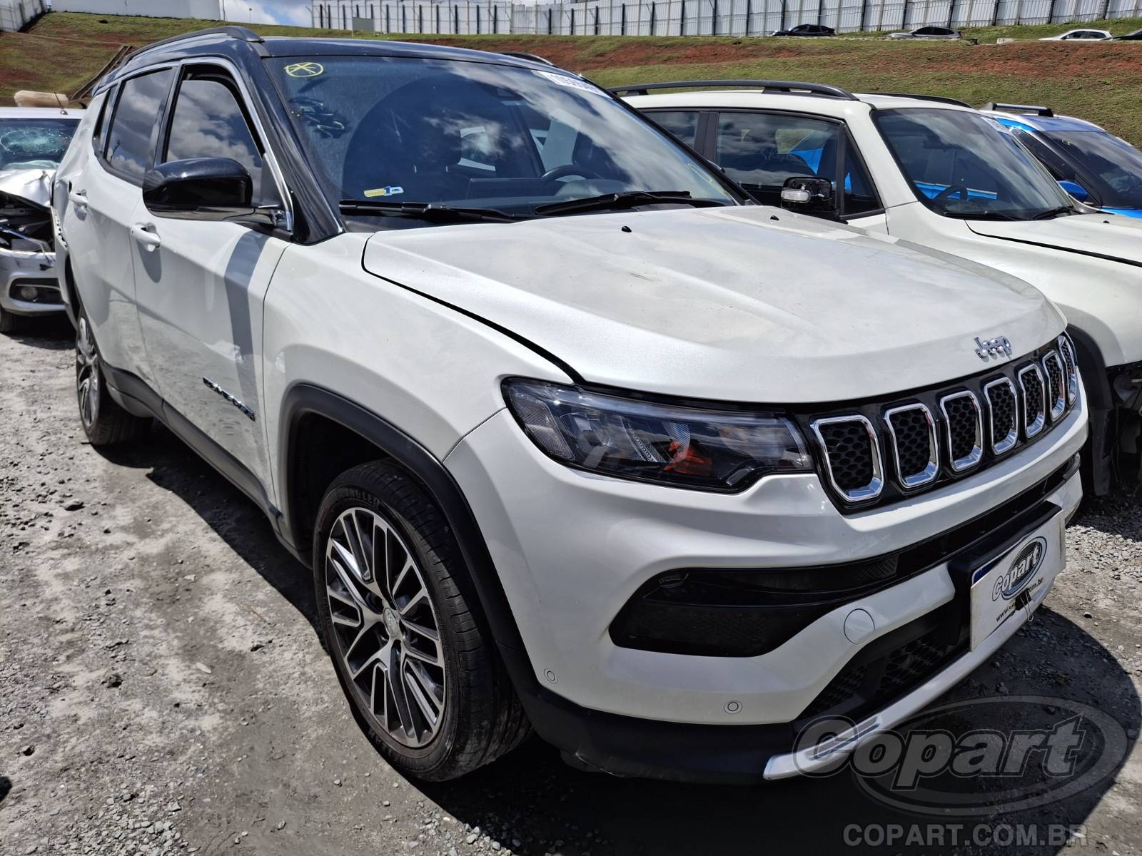 Veículo Fiat Compass JEEP COMPASS LIMITED T270 1.3 16V GSE TURBO FLEXIVEL ALCOOL/GASOLINA 2021/2022 2022 em leilão