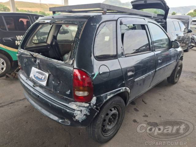 2001 CHEVROLET CORSA 