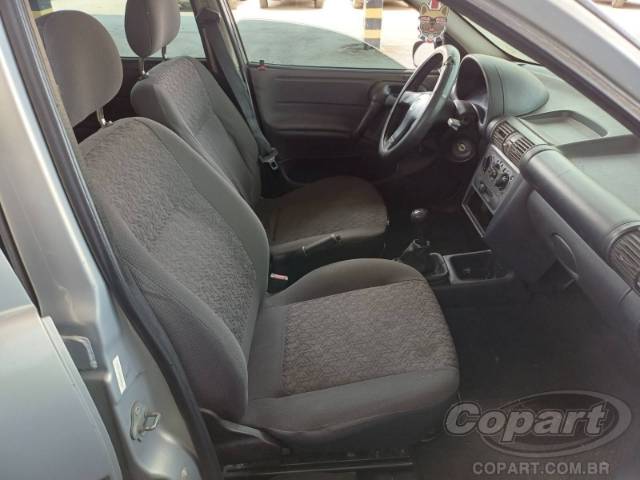 2005 CHEVROLET CLASSIC 