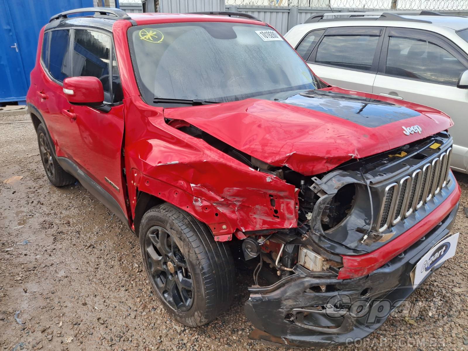 Veículo Fiat Renegade JEEP RENEGADE LONGITUDE 1.8 16V E.TORQ FLEXIVEL ALCOOL/GASOLINA 2016 2016 em leilão