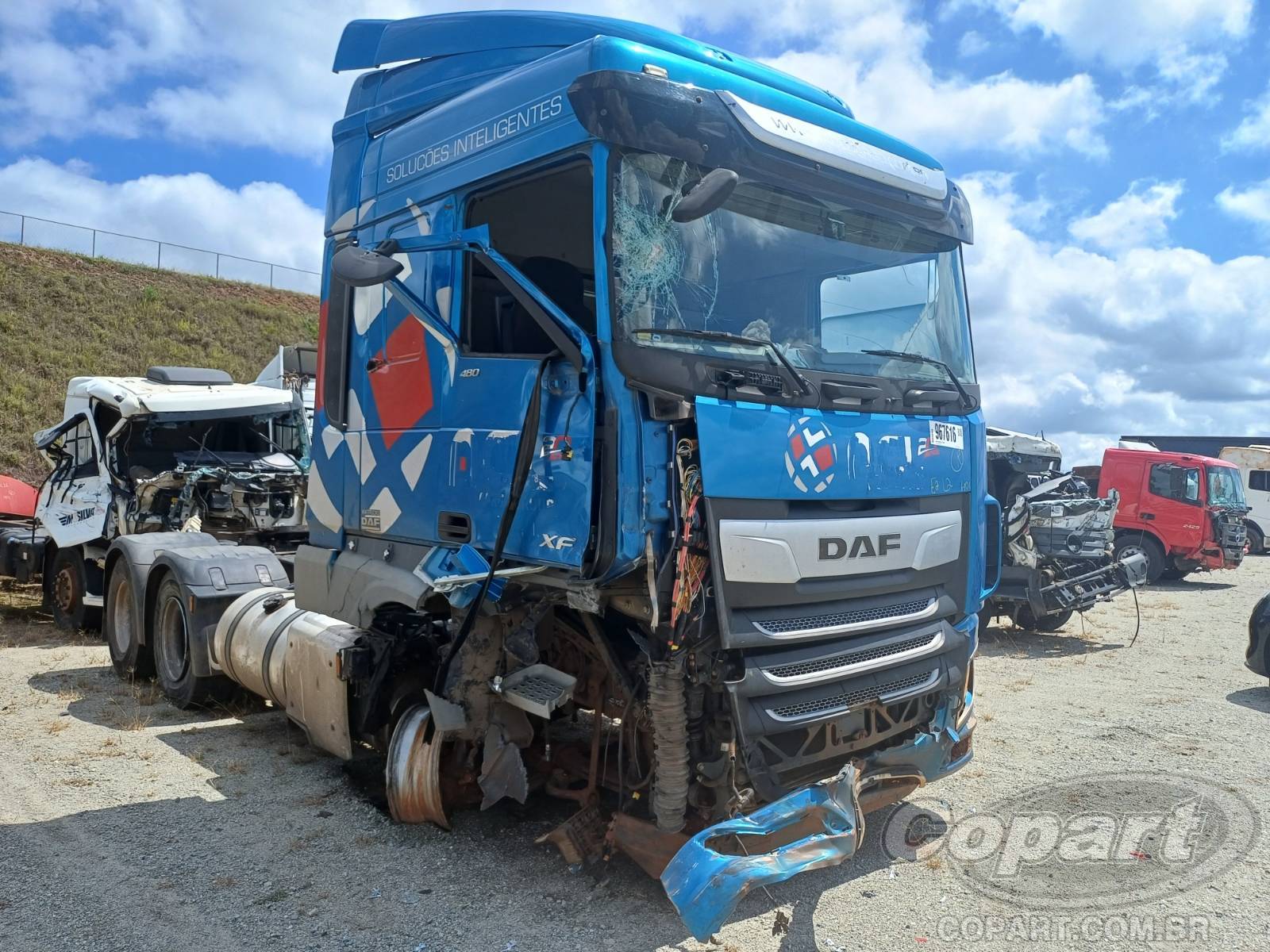 Veículo DAF XF DAF XF FTS 480 12.9 I6 2021 Médio Dano 2021 em leilão