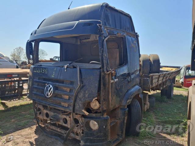 2009 VOLKSWAGEN CONSTELLATION 