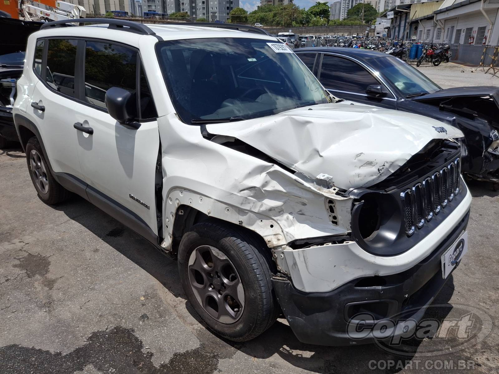 Veículo Fiat Renegade JEEP RENEGADE 2017 SUV Pequenos 2017 em leilão