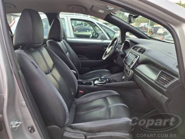 2022 NISSAN LEAF 