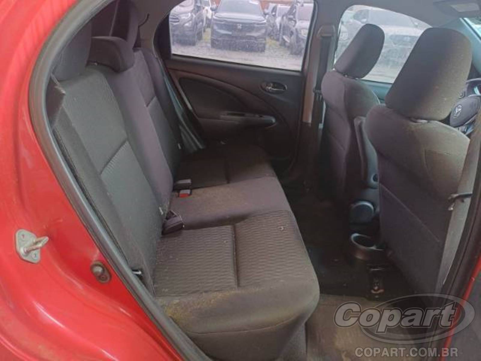 2017 TOYOTA ETIOS — foto 6 de 10