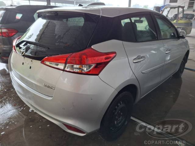 2025 TOYOTA YARIS 