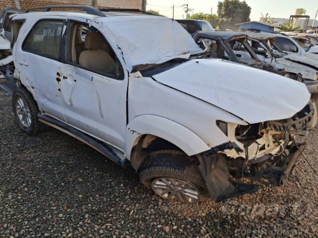 2015 TOYOTA HILUX SW4 