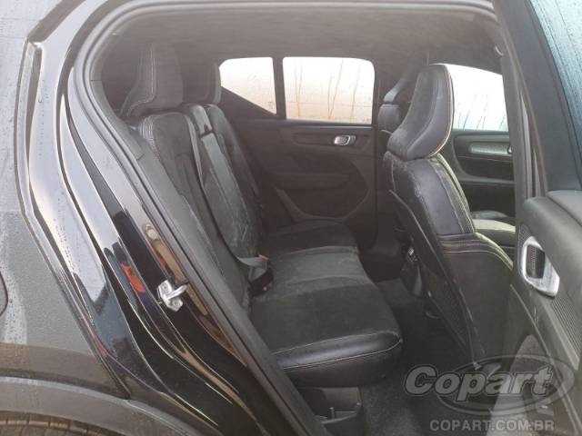 2021 VOLVO XC40 