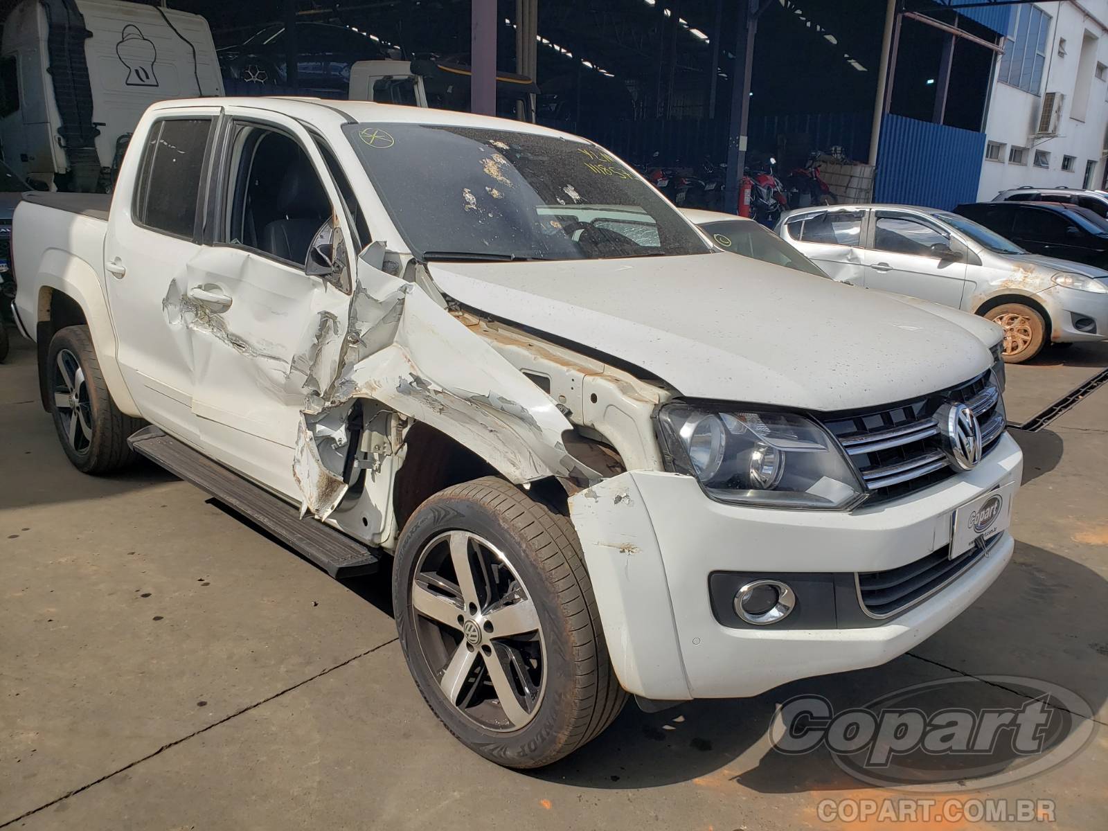 Veículo VW - VolksWagen Amarok VOLKSWAGEN AMAROK Highline 4Motion 2.0 TDI BiTurbo 2015 em leilão