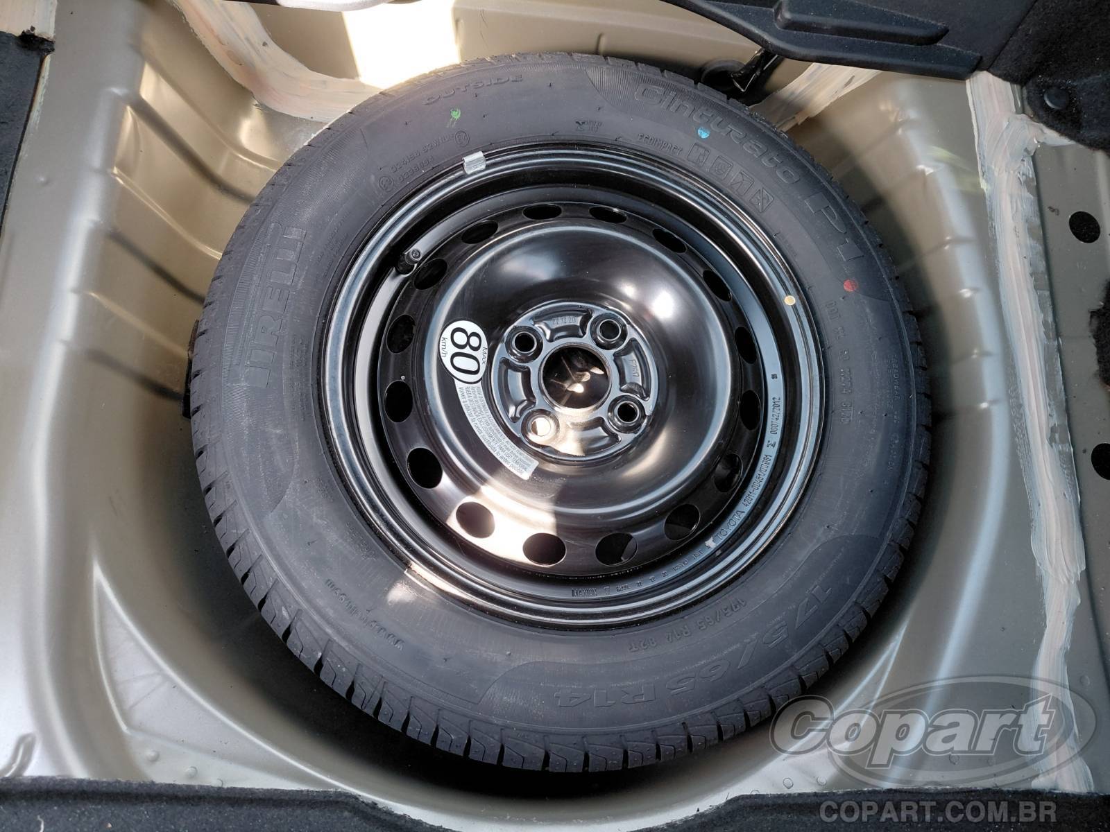 2021 TOYOTA YARIS — foto 10 de 11