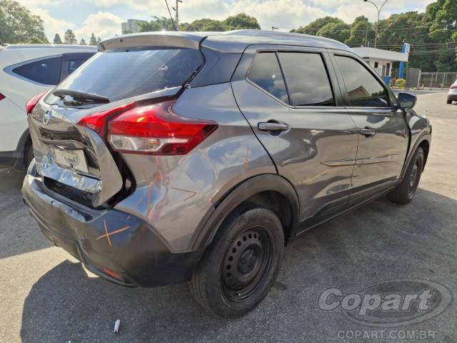 2019 NISSAN KICKS 