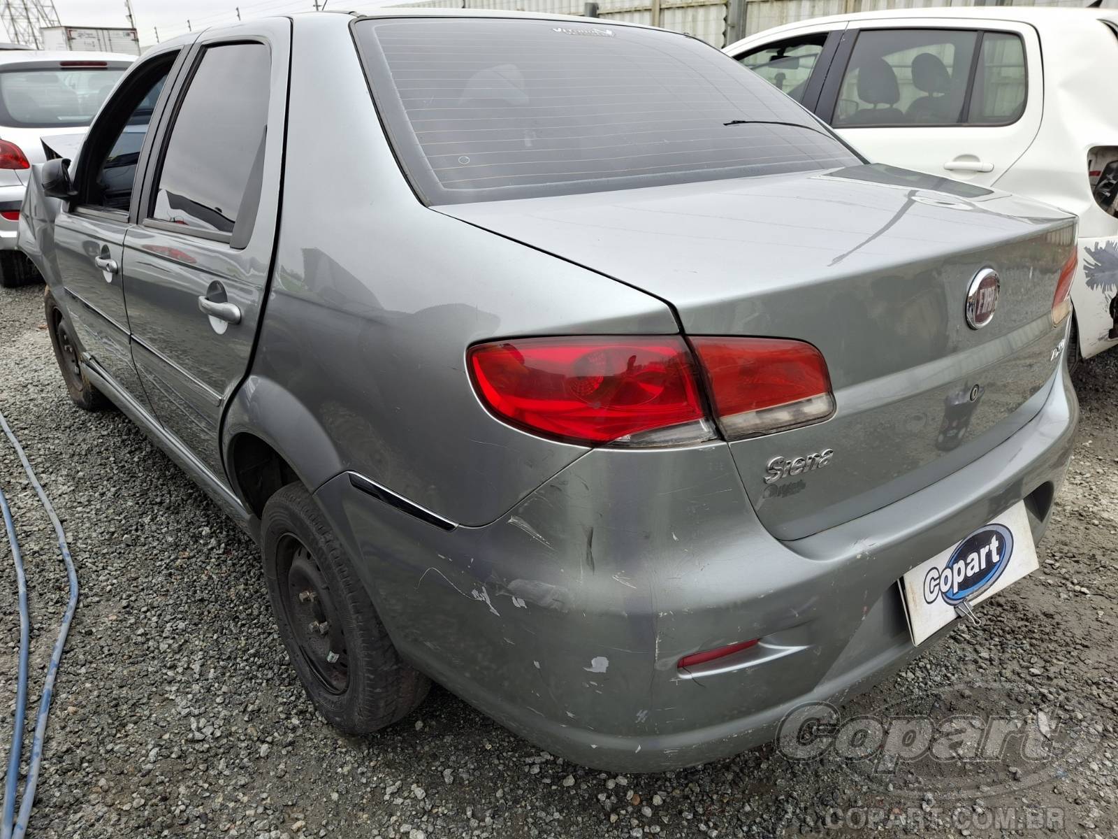 Foto 3: 2010 FIAT SIENA