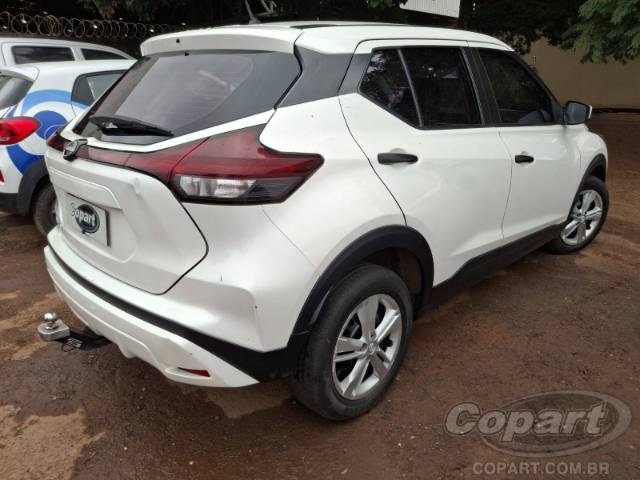 2023 NISSAN KICKS 