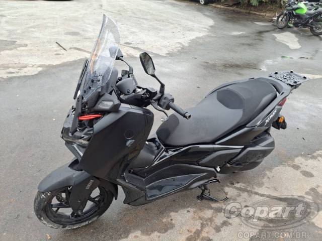 2025 YAMAHA XMAX 
