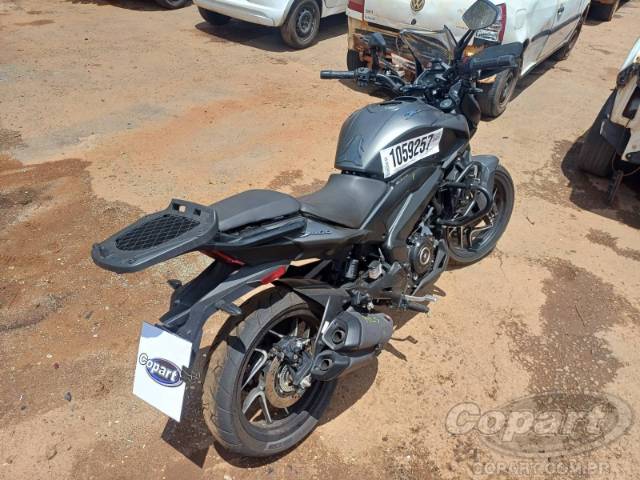 2025 BAJAJ DOMINAR 